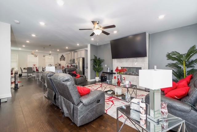 2345 Tarben Dr - Photo 3 of 13