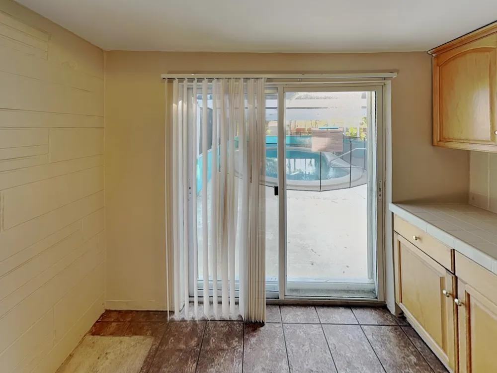 3300 N 46th Ave #1 - Photo 6 of 11