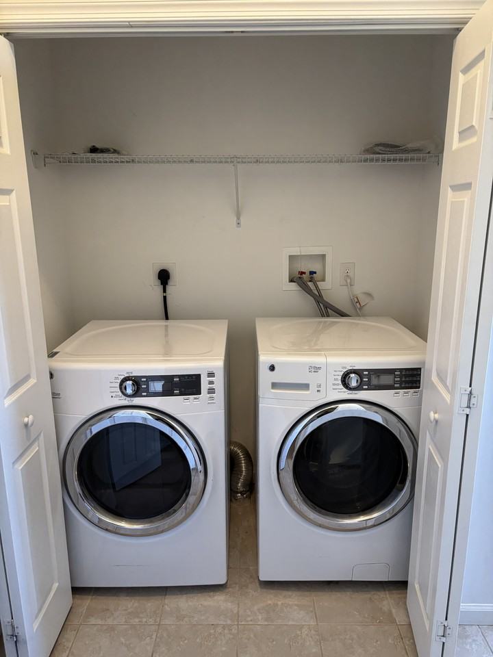 300 Milkweed Dr - Photo 3 of 14