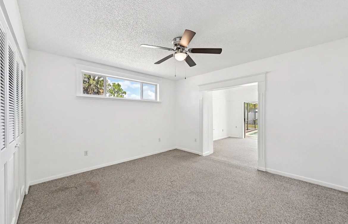 1550 Dorchester St - Photo 7 of 12