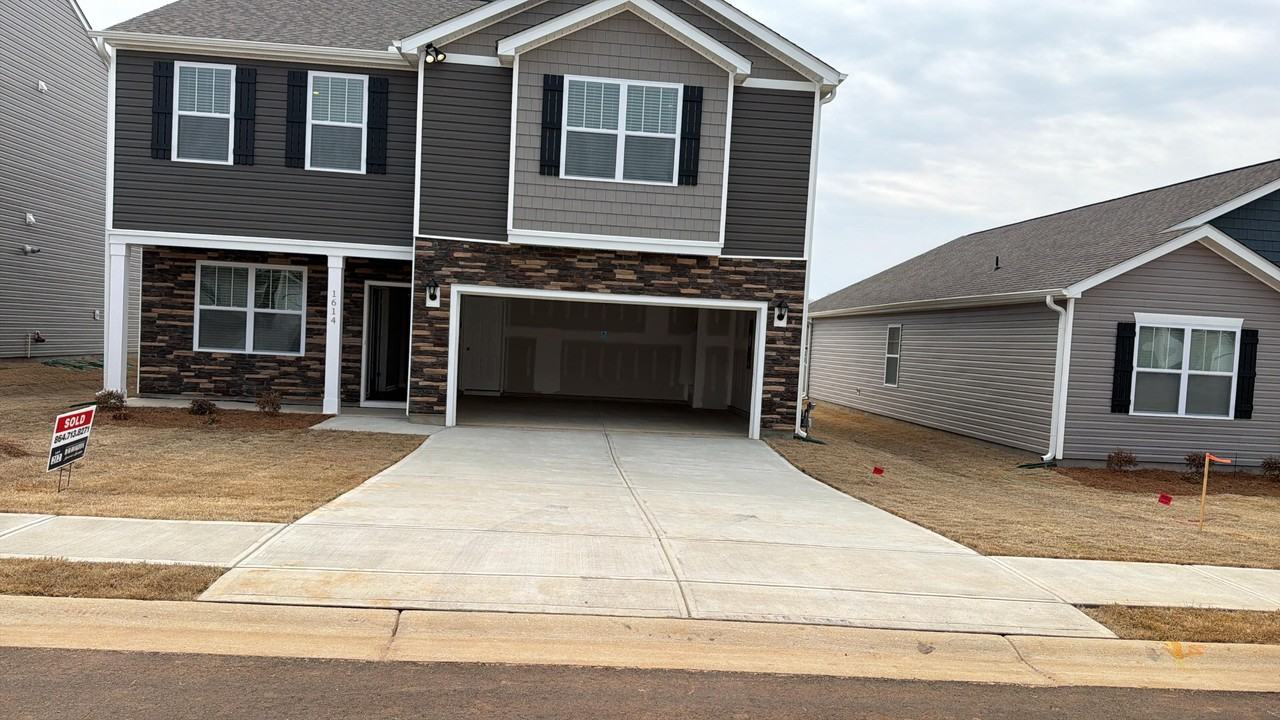 1614 Yarrow Ln - Photo 2 of 20