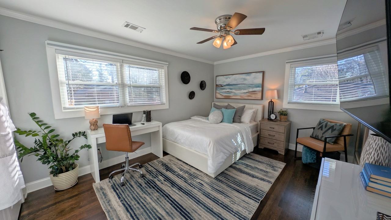 831 Parkway Dr Se - Photo 6 of 20