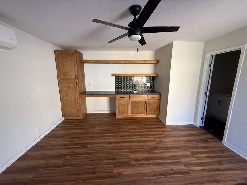 132 Palm Ave #B - Photo 5 of 13