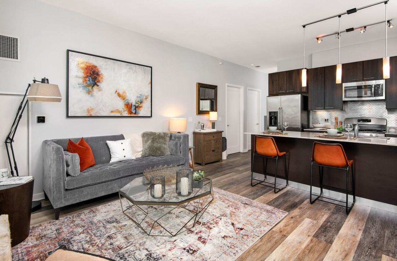 458 W Huron St - Photo 3 of 14