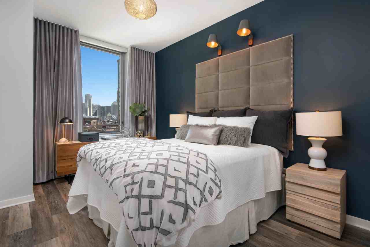 458 W Huron St - Photo 5 of 14