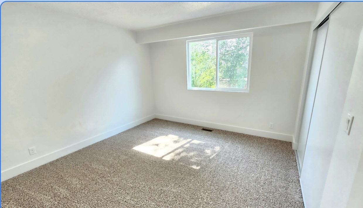 3797 S Armoridge Dr - Photo 5 of 15