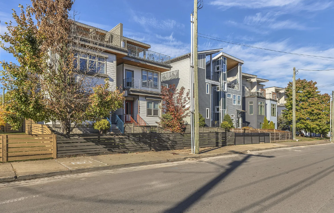 606B Hume St - Photo 2 of 40