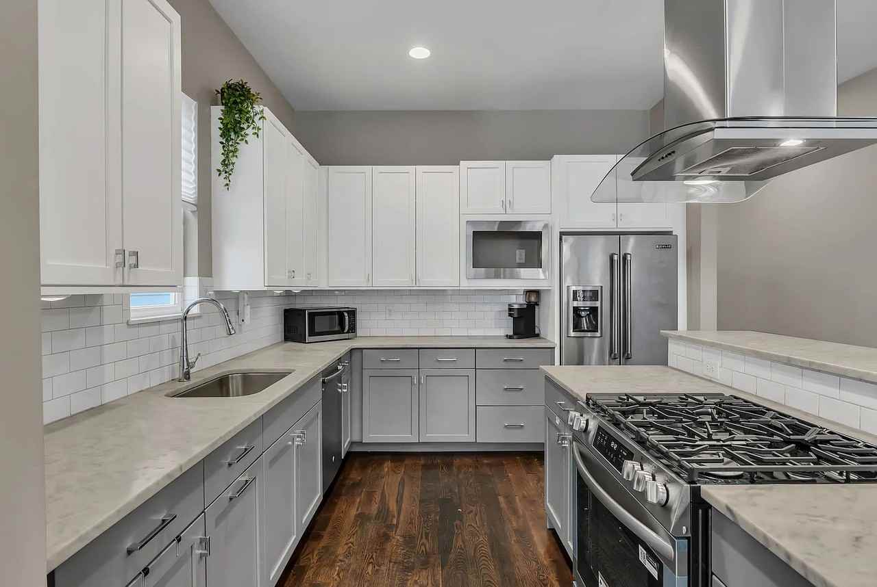 606B Hume St - Photo 7 of 40