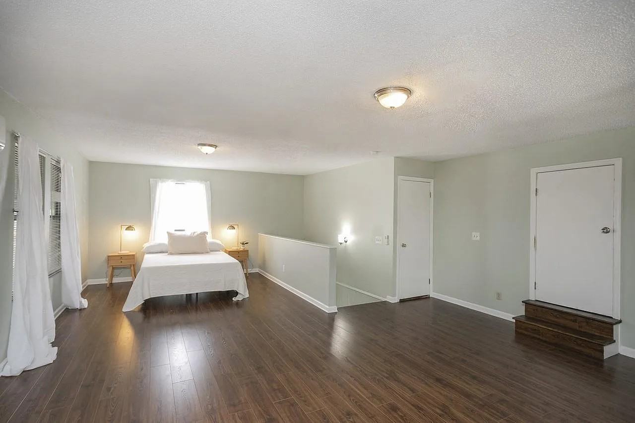 327 Vivelle Ave #B - Photo 4 of 13