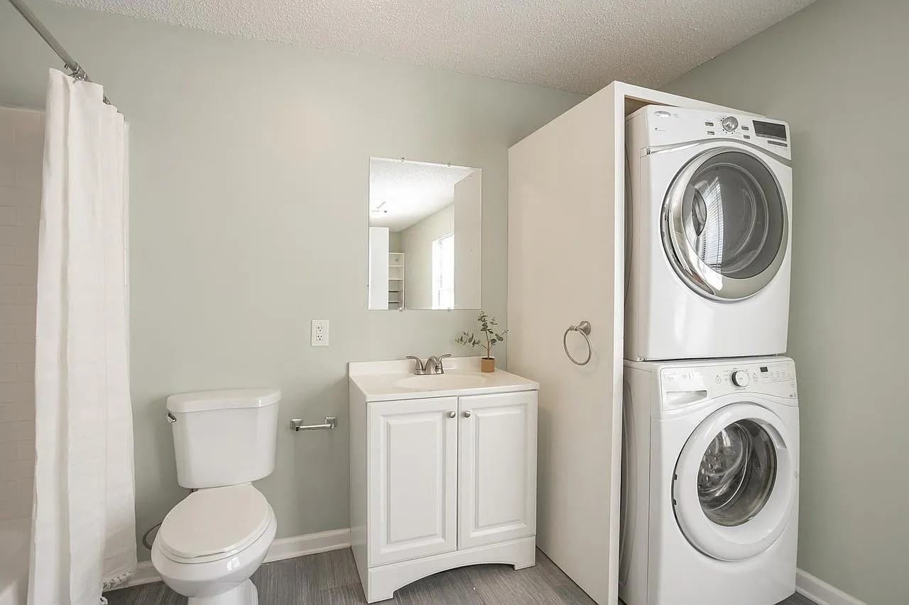 327 Vivelle Ave #B - Photo 7 of 13