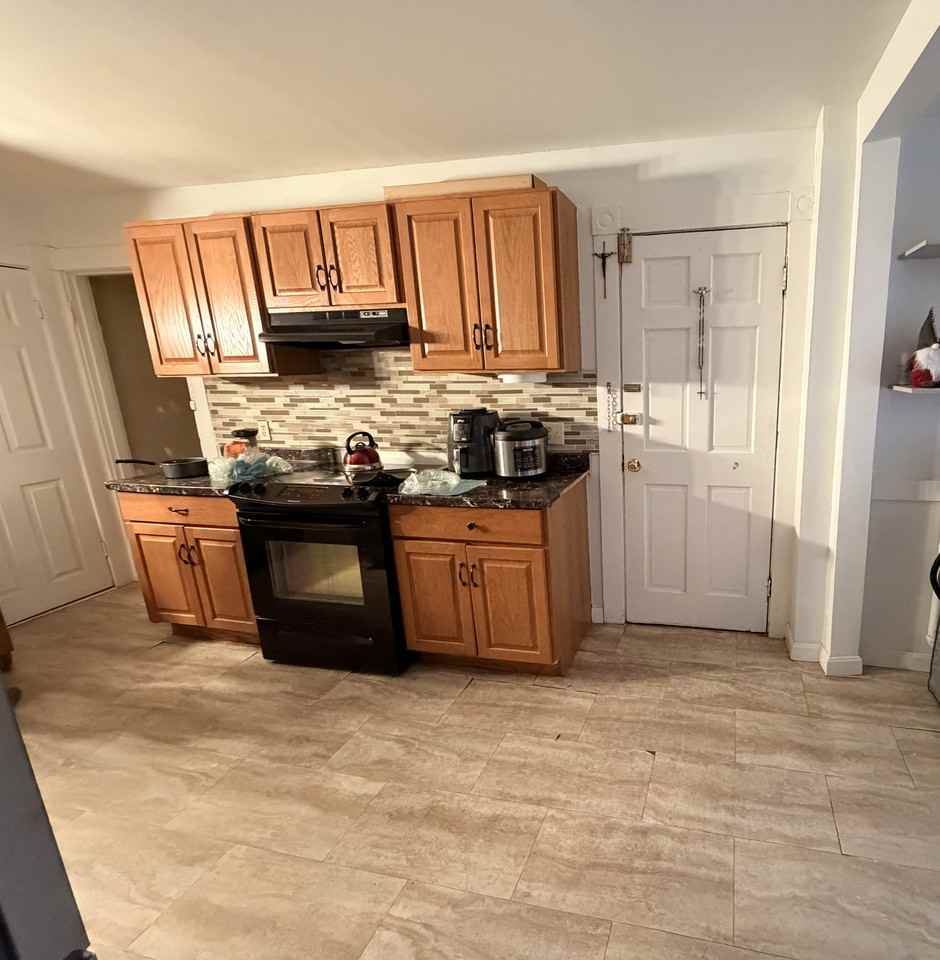 51 18th St #1 - Photo 5 of 10