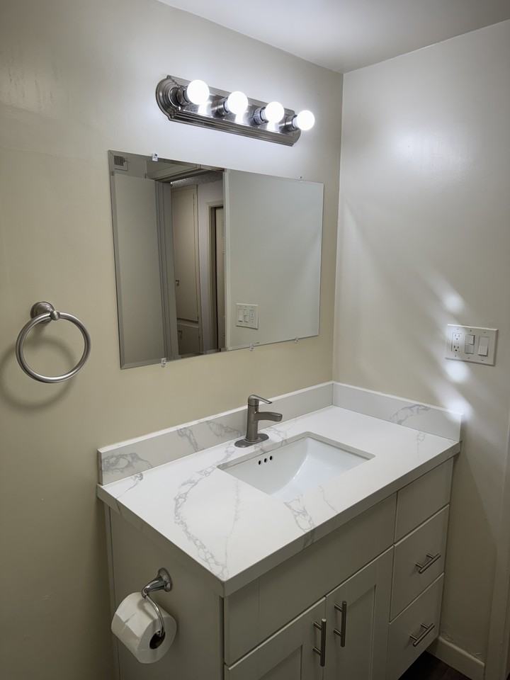 1001 N Altadena Dr #1 - Photo 6 of 6