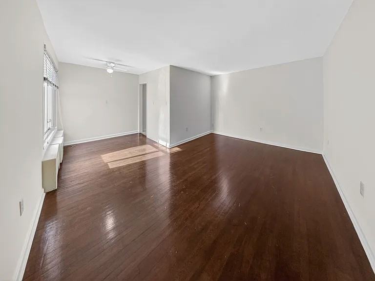 810 Kennedy St Nw #302 - Photo 3 of 12