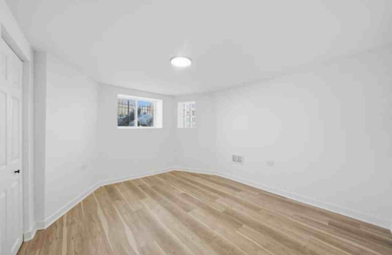 4209 W Wilcox St - Photo 4 of 8