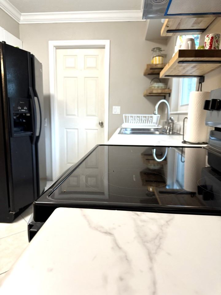 3020 Bay Street - Photo 4 of 20