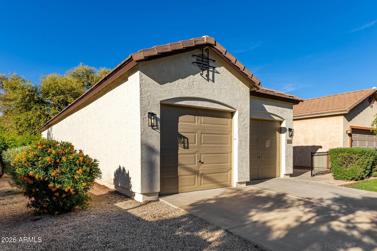 3094 E Stottler Dr - Photo 2 of 25