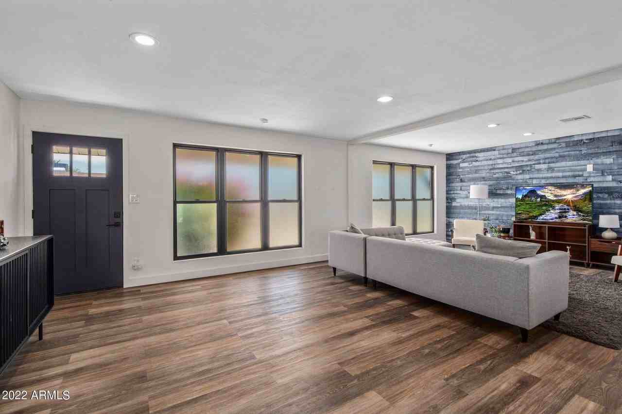 8328 E Palm Ln - Photo 2 of 26