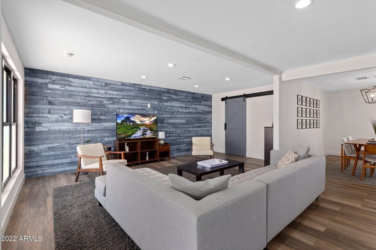 8328 E Palm Ln - Photo 4 of 26