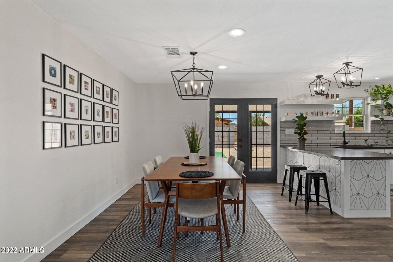 8328 E Palm Ln - Photo 7 of 26