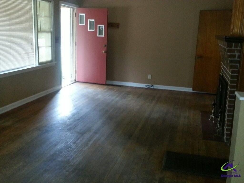 323 Bernard Dr - Photo 3 of 13