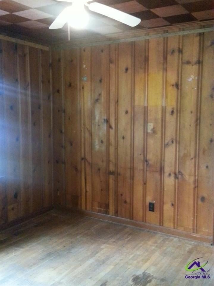 323 Bernard Dr - Photo 4 of 13