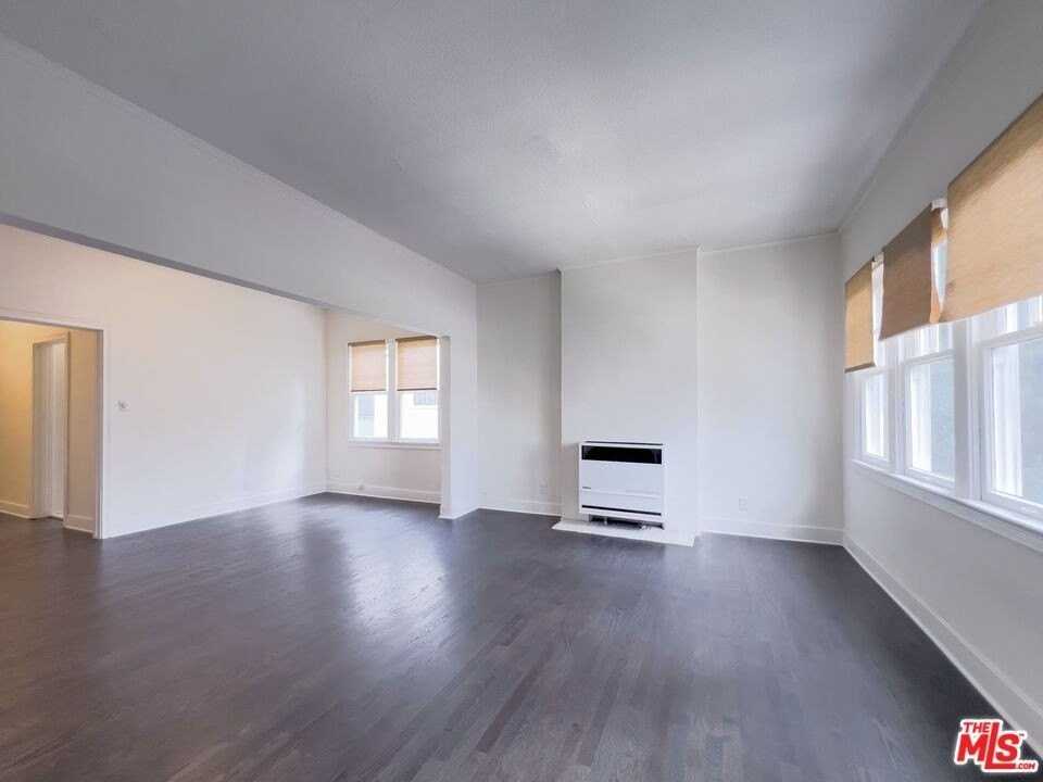 1532 Rosalia Rd Unit 3/4 - Photo 4 of 17