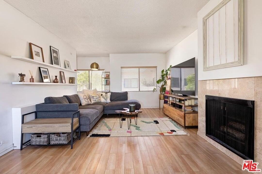 5805 Whitsett Ave Apt 206 - Photo 2 of 21