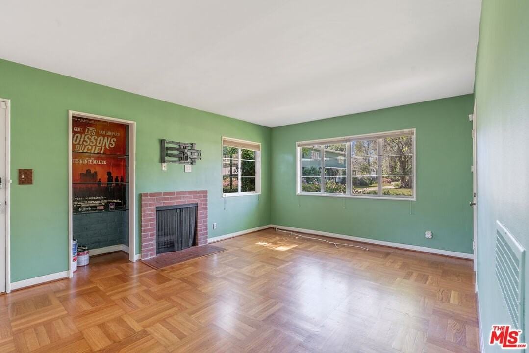 5116 Village Grn - Photo 4 of 19