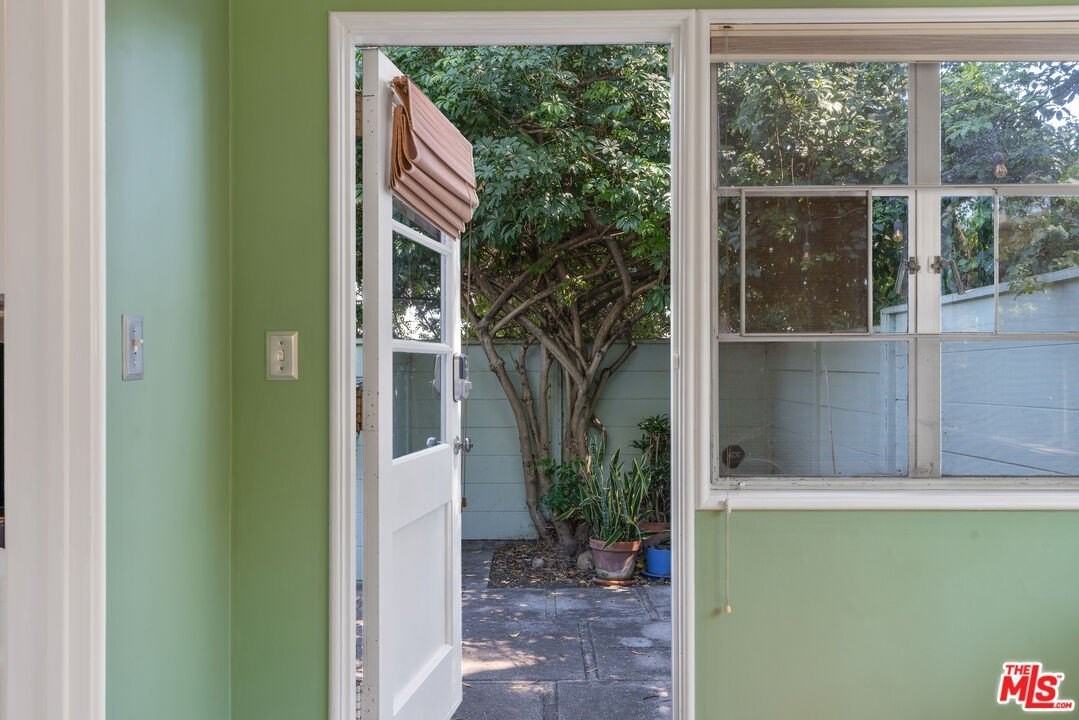 5116 Village Grn - Photo 7 of 19