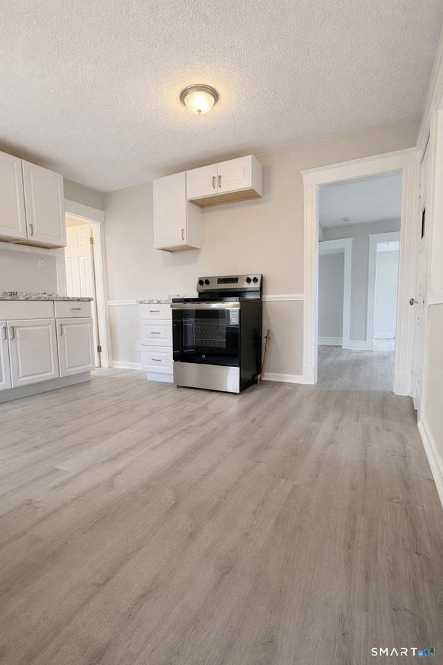 30 Cottage St - Photo 5 of 12