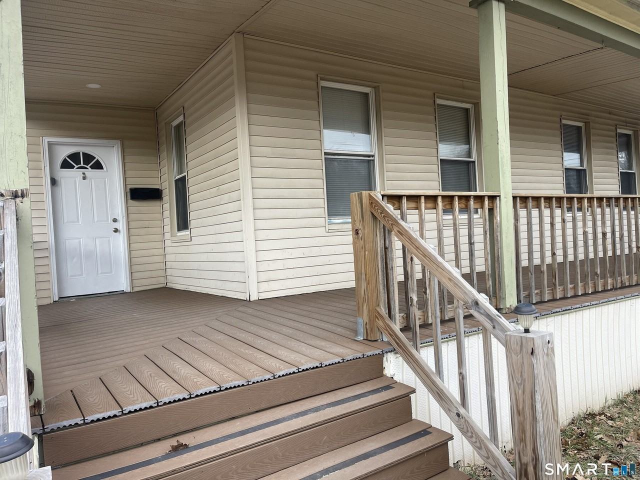 692 Enfield St - Photo 3 of 17