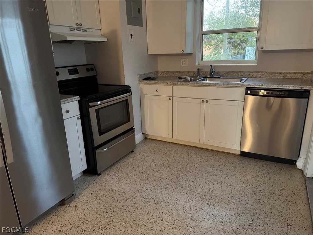 2953 Magnolia St - Photo 2 of 10