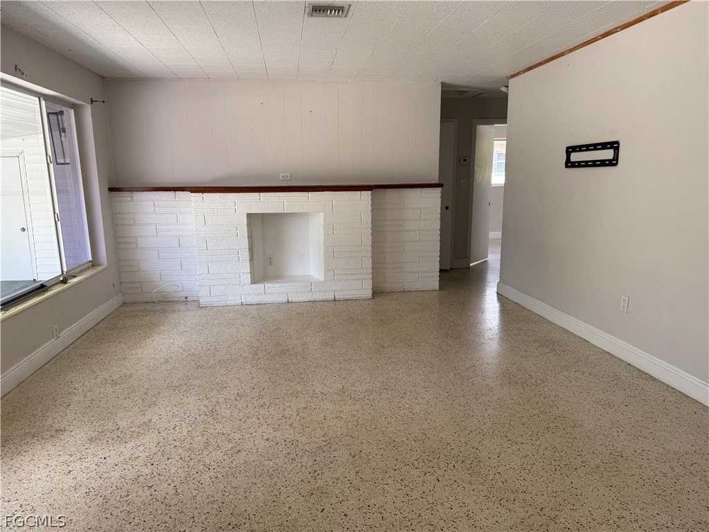 2953 Magnolia St - Photo 3 of 10