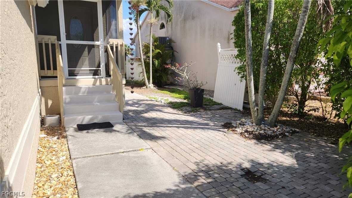 6118 Montego Bay Loop - Photo 2 of 34