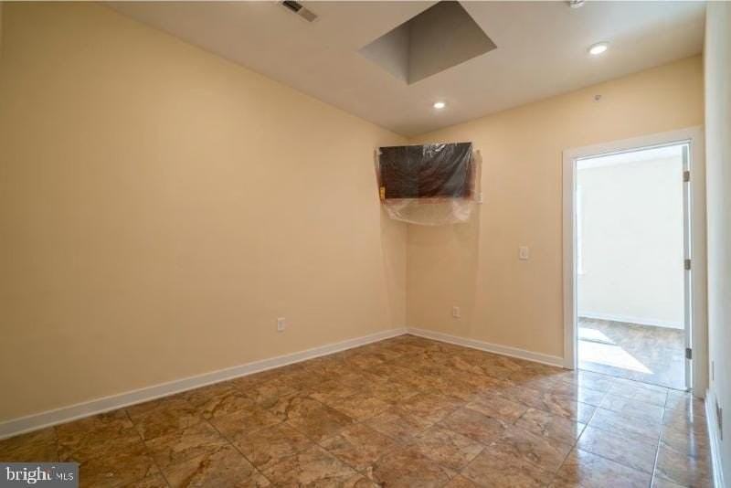 2227 N Park Ave #B - Photo 3 of 8