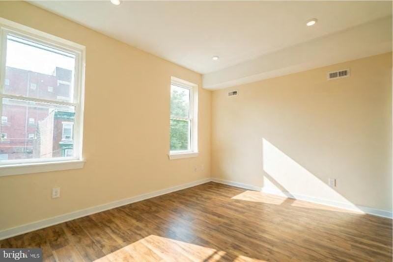 2227 N Park Ave #B - Photo 7 of 8