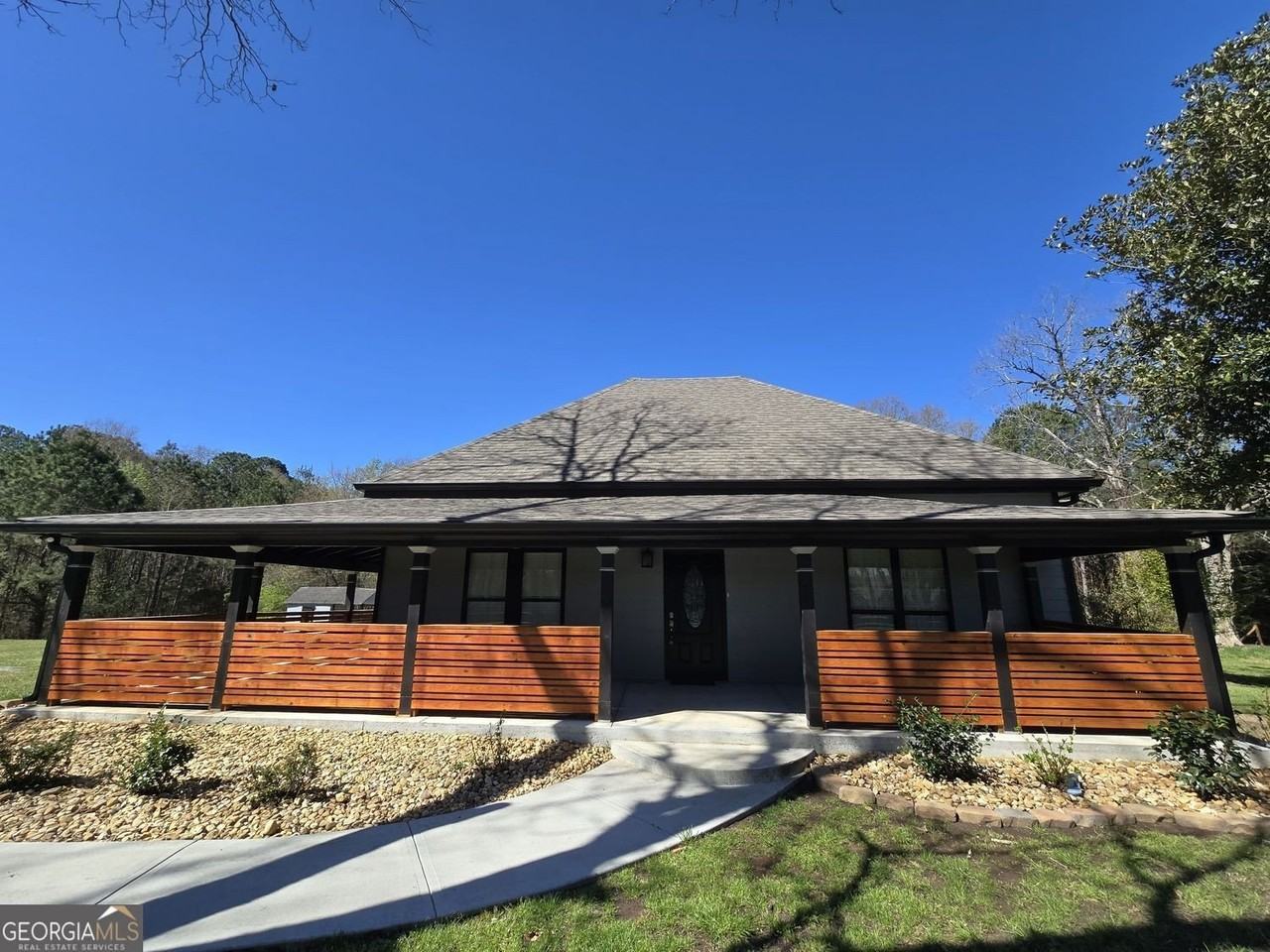 813 Snapping Shoals Rd - Photo 2 of 22