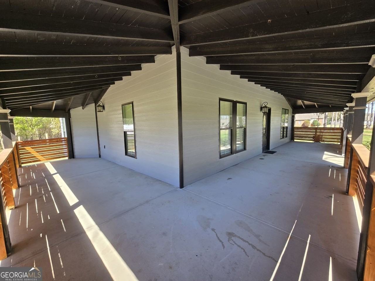 813 Snapping Shoals Rd - Photo 5 of 22