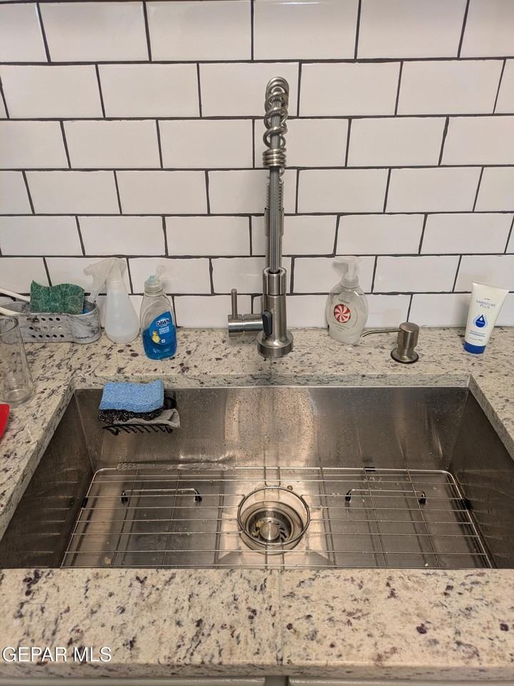 709 S Tays St Unit A - Photo 6 of 32