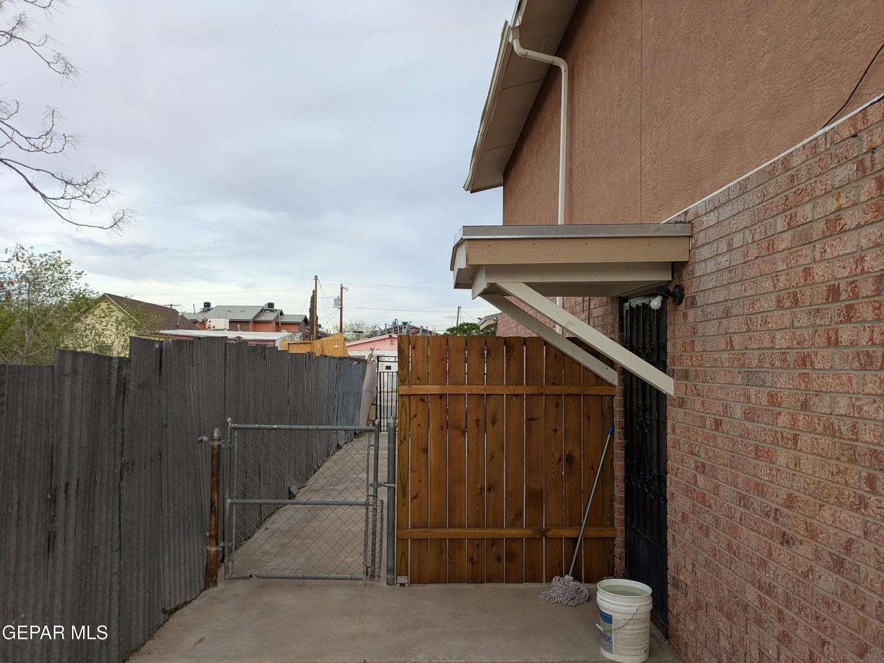 709 S Tays St Unit A - Photo 7 of 32