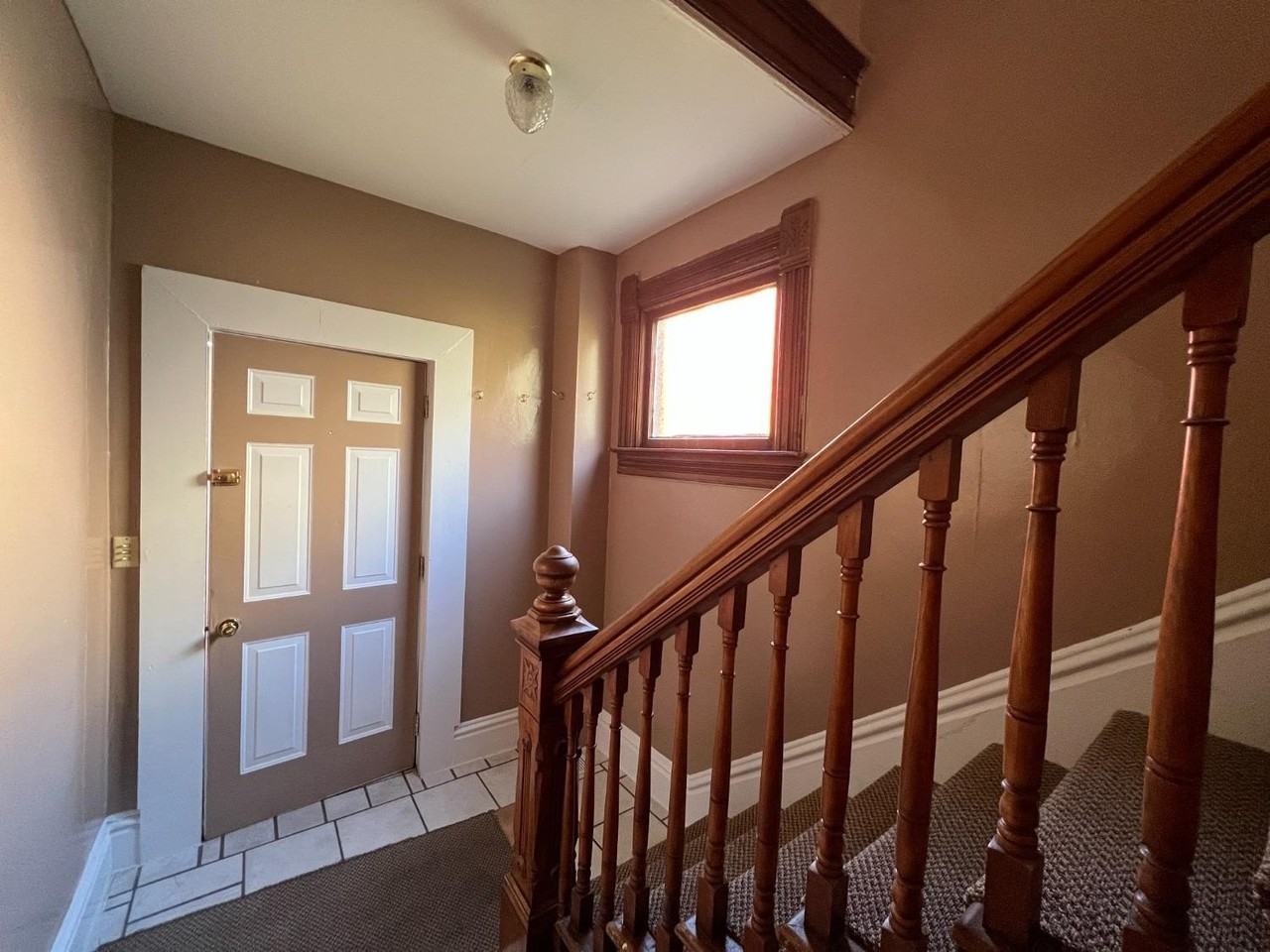 109 Lincolnway - Photo 2 of 8