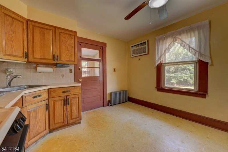 120 Newark Pompton Tpke #UP - Photo 4 of 6