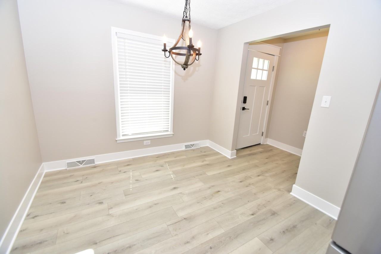 3805 Wedgewood Ct - Photo 3 of 44