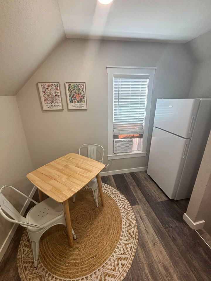 Bonfoy Ave - Photo 6 of 10