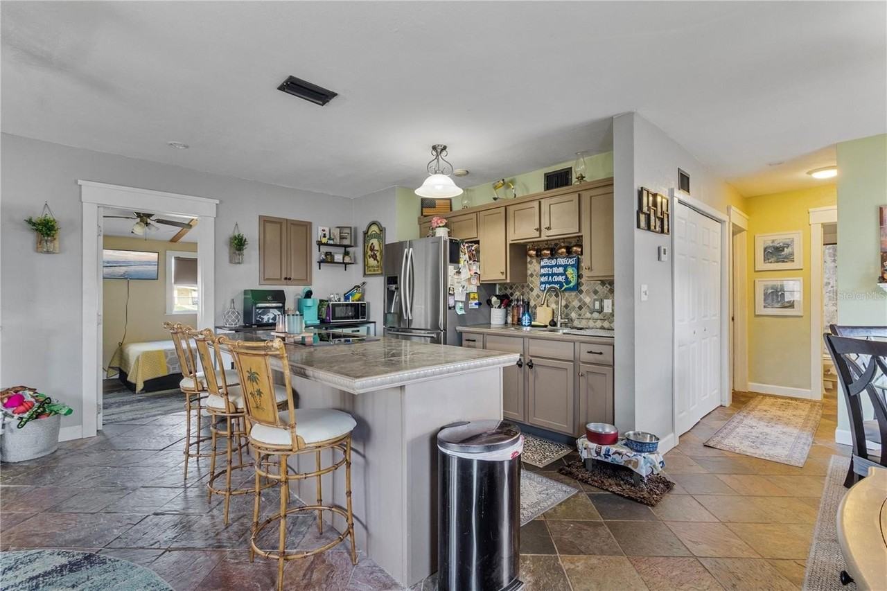 21322 Austin Ave - Photo 5 of 20