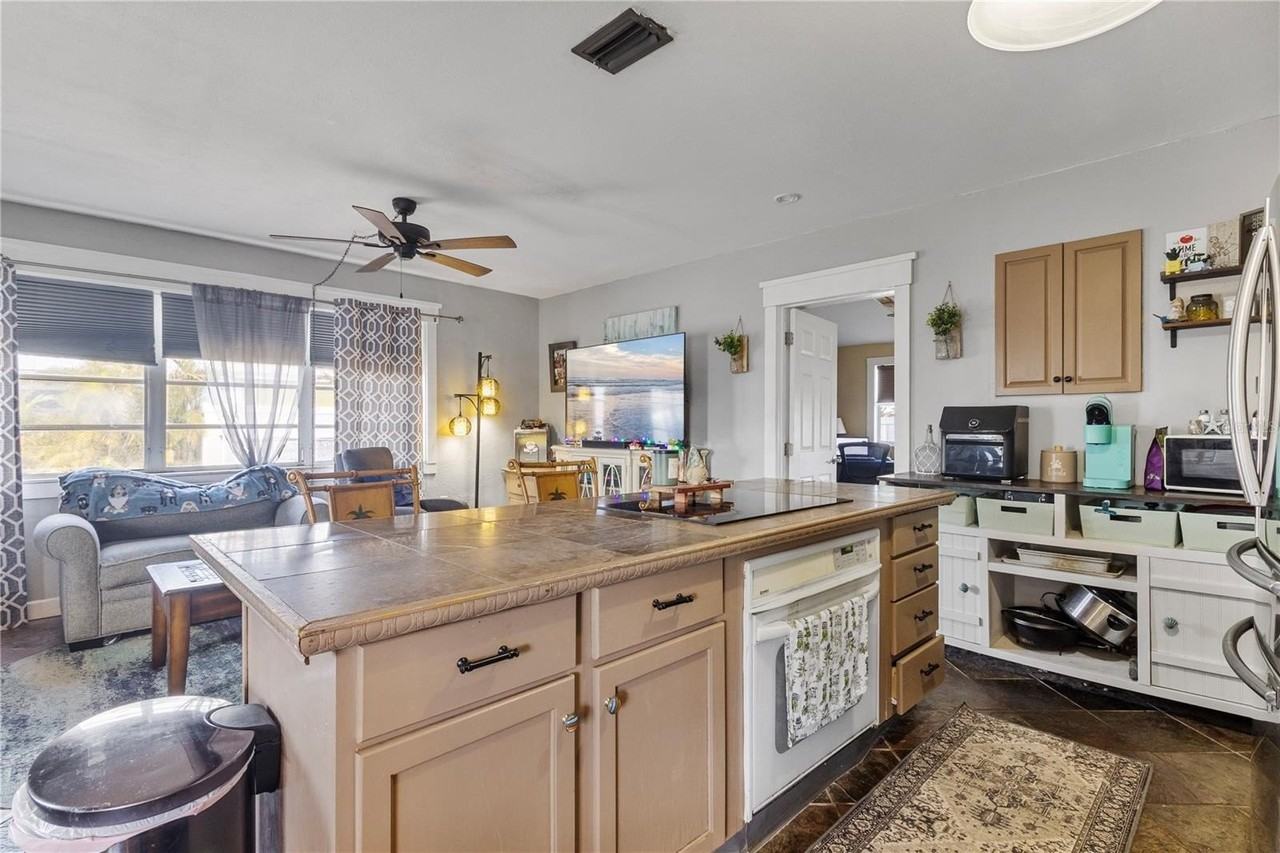 21322 Austin Ave - Photo 7 of 20