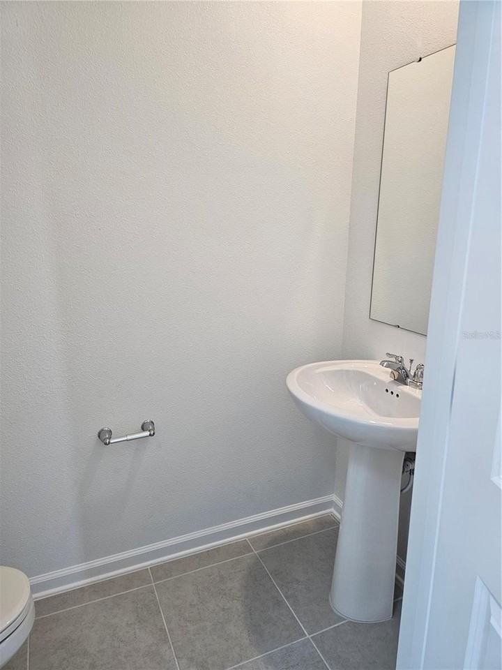 3386 Alexander Dr - Photo 4 of 35