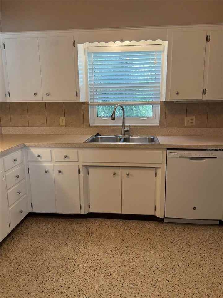 2100 E Vina Del Mar Blvd - Photo 7 of 30