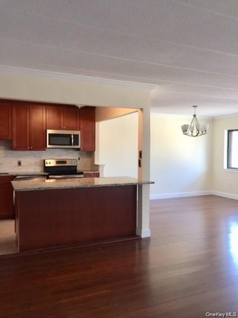 30 Greenridge Ave Apt 4d - Photo 3 of 15