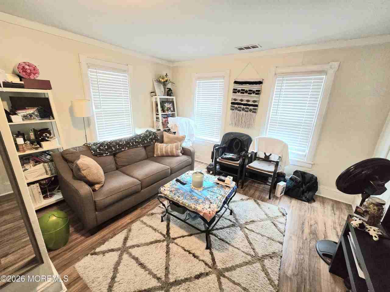 610 1st Ave Apt 3 - Photo 3 of 5